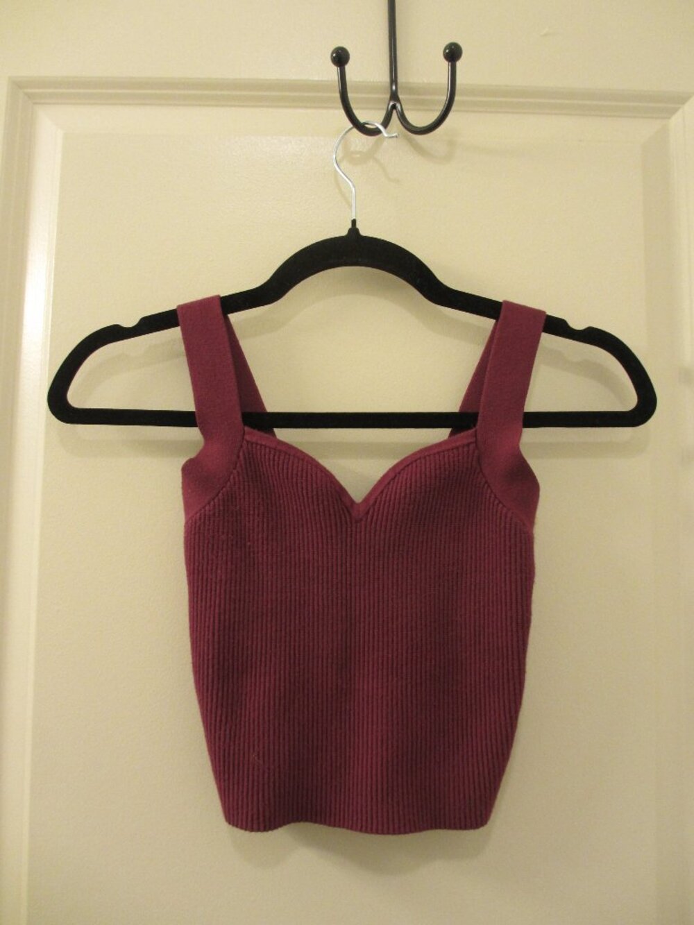 Abercrombie & Fitch Sleeveless Sweater Top With Sweetheart Neckline Size S